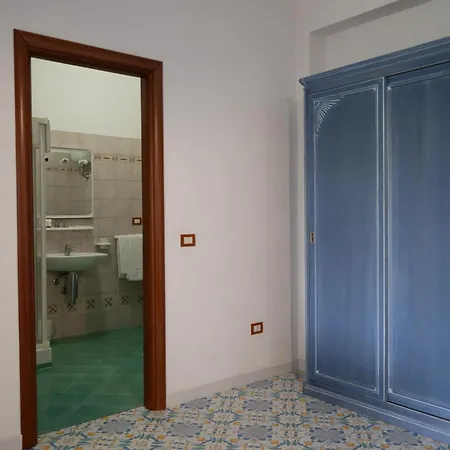 Apart Otel Martinica 3*