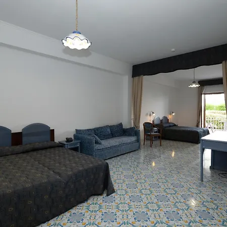 Martinica Apartahotel