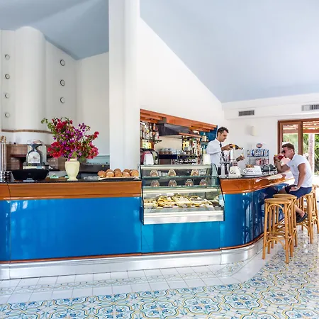 Martinica Apartahotel